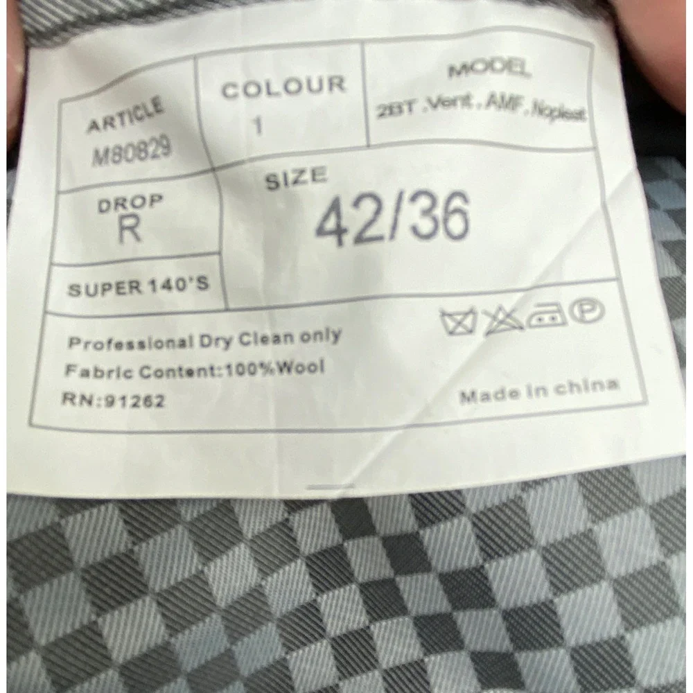 Mantoni Milan Italy Mens Suit 42R 36W Charcoal Grey Pinstripe Super 140s Wool‎